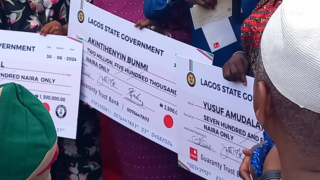 Presentation of Cheques as Succor Support to the Victims of Dosunmu Market Fire Incident in Lagos Island by the Lagos State Government
