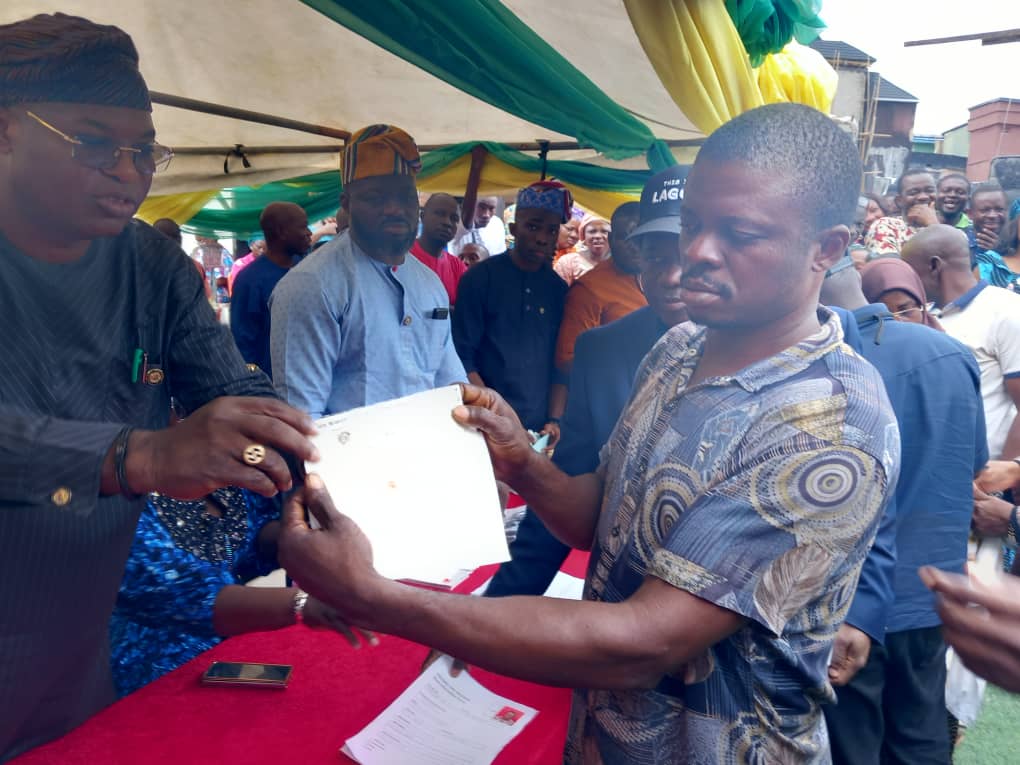 Presentation of Cheques as Succor Support to the Victims of Dosunmu Market Fire Incident in Lagos Island by the Lagos State Government