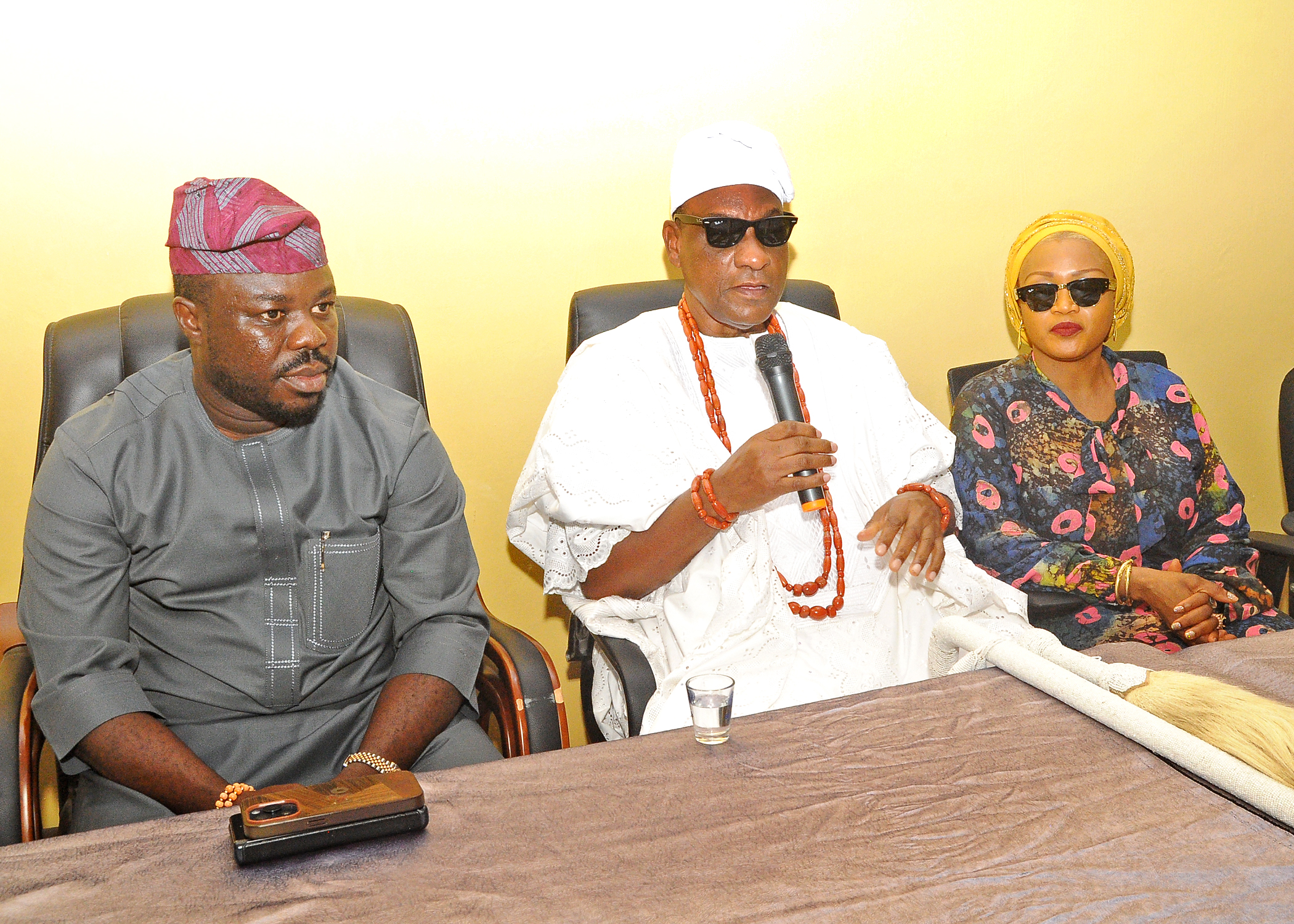 Prominent Lagos Kings Visit Hon. Taiwo Oyekan