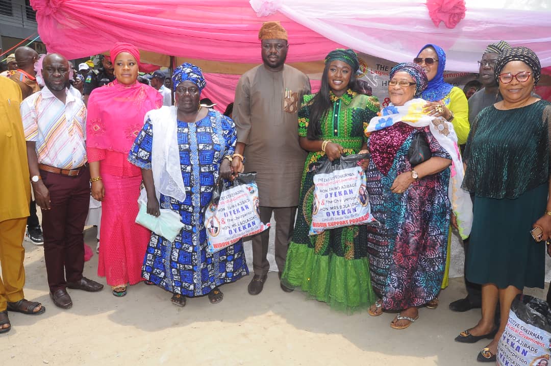 HON OYEKAN SUPPORT WIDOWS WITH ESSENTIALS.